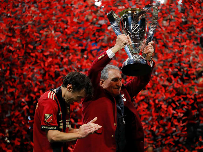 blank-trophy-atlanta-united.jpg